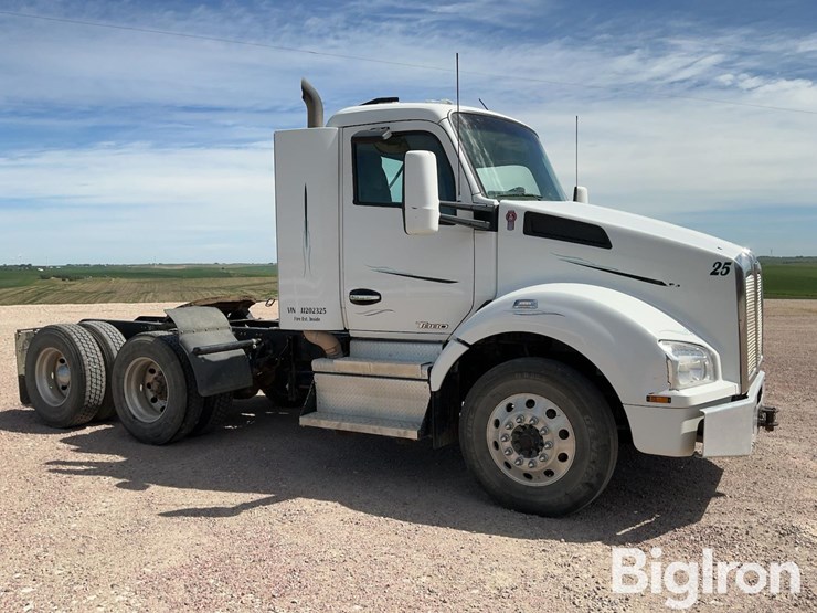 2018-kenworth-t880-image-3