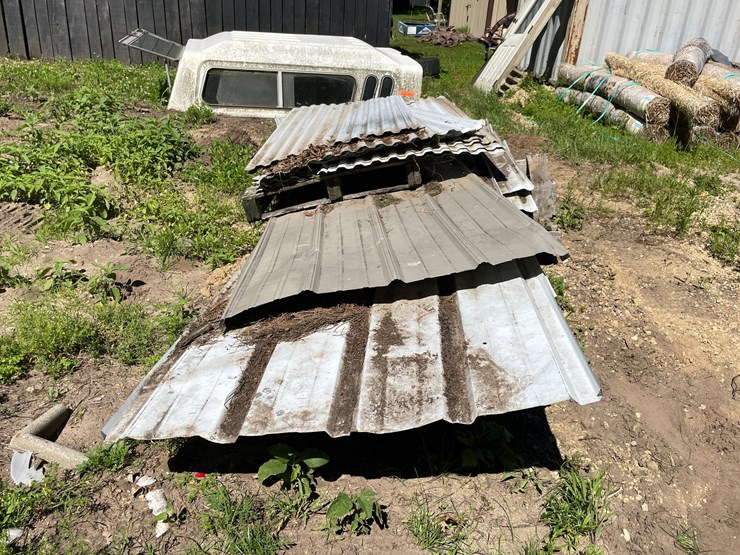#7119-•-stack-of-metal-roofing-panels-image-2
