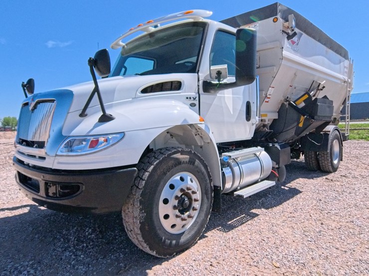 2022-kuhn-knight-4052-image-10