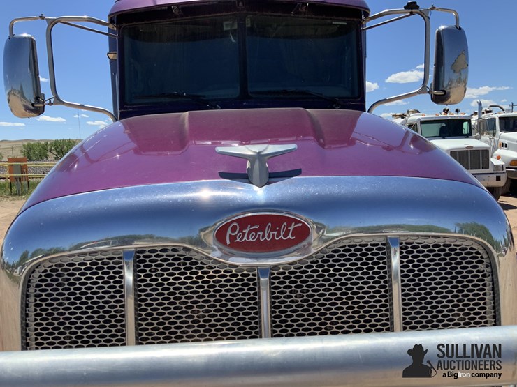 2010-peterbilt-386-image-10