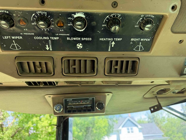 1984-john-deere-4250-image-38