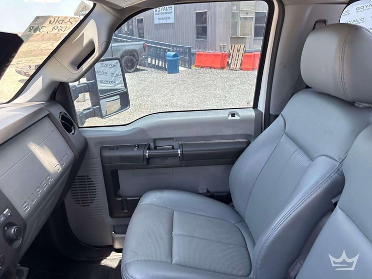2016-ford-f550-image-13