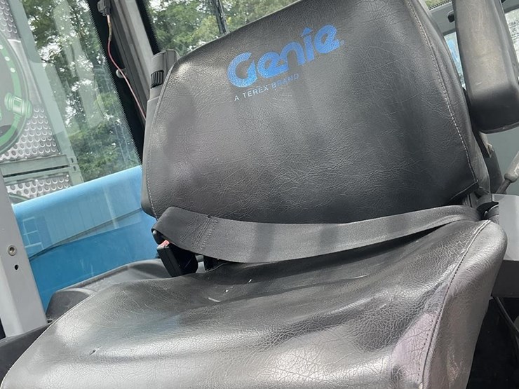 2015-genie-gth1544-image-11
