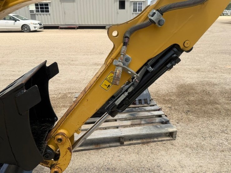 caterpillar-301.8-image-51