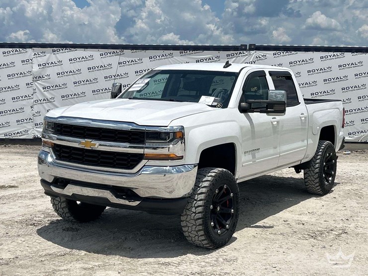 2018-chevrolet-silverado-1500-image-1