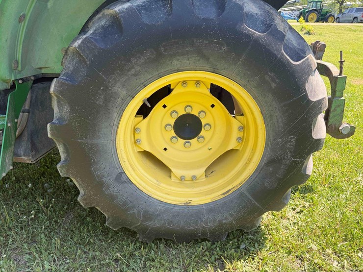 2011-john-deere-5101e-image-14