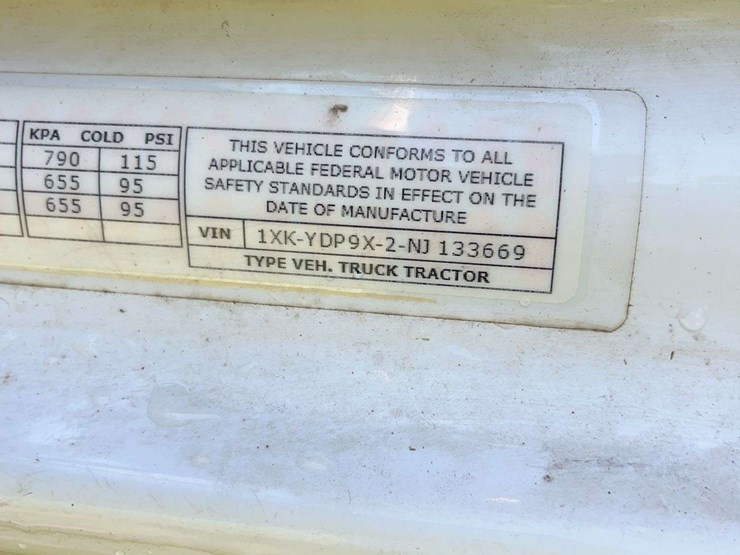 2022-kenworth-t680-image-17