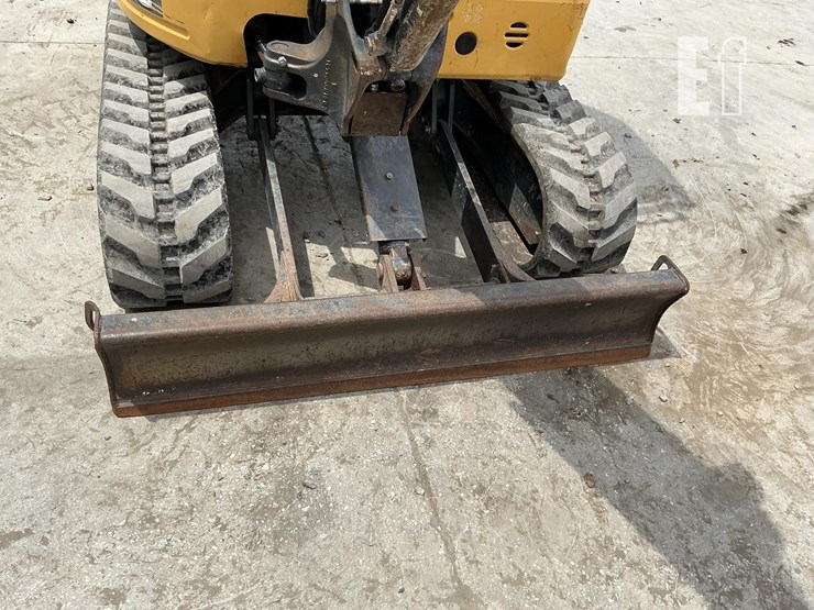 2020-deere-26g-image-12