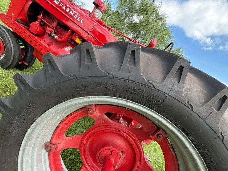 1945-farmall-m-image-14