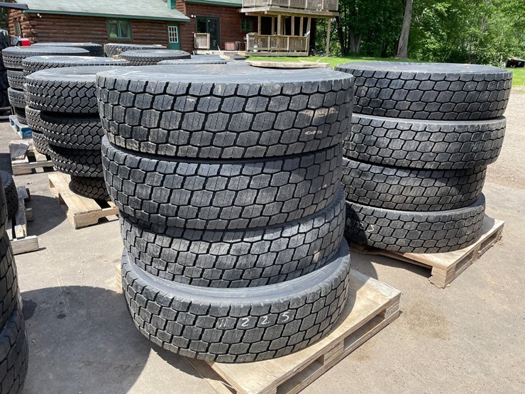 #6514-•-set-of-(4)-semi-tires-image-2