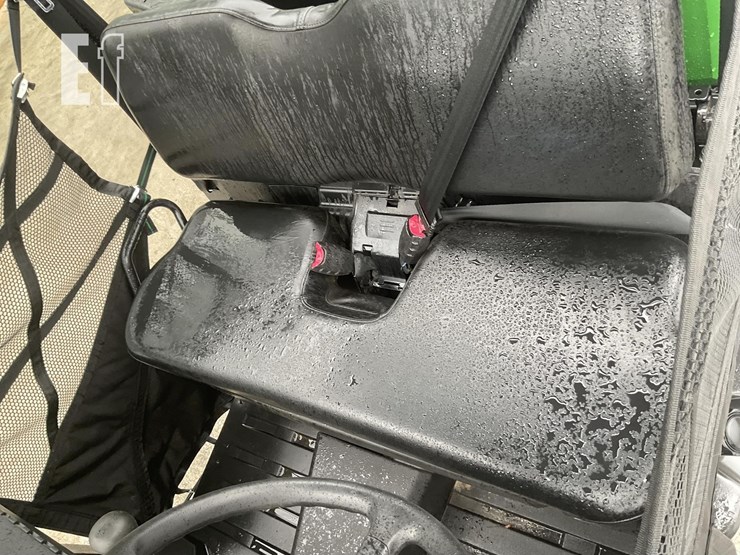 john-deere-gator-xuv-560e-image-9