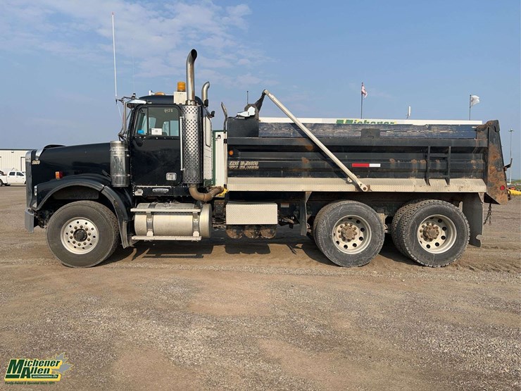 2008-freightliner-fld120-image-2