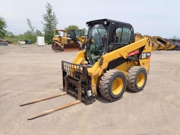 2019-caterpillar-236d-skid-steer-cat0236dlbgz05393-image-1