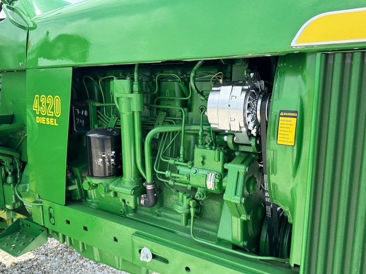 john-deere-4320-image-31