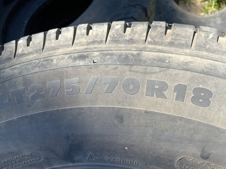 #7122-•-lot-of-used-tires-image-11