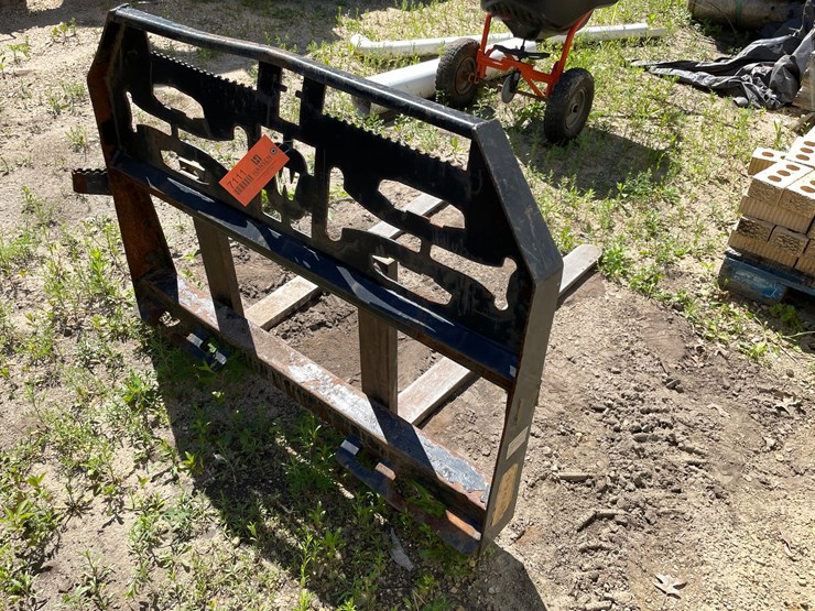 #7111-•-set-of-pallet-forks-image-5