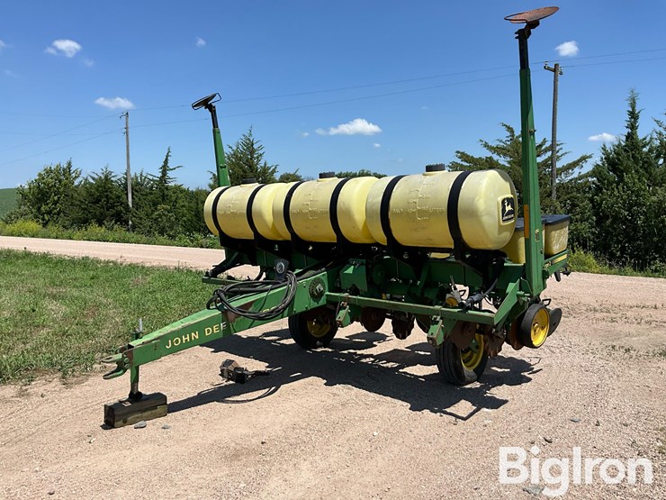 john-deere-7200-image-1