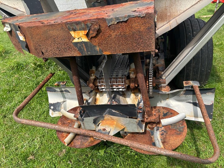 #2225-•-adams-fertilizer-trailer-image-12