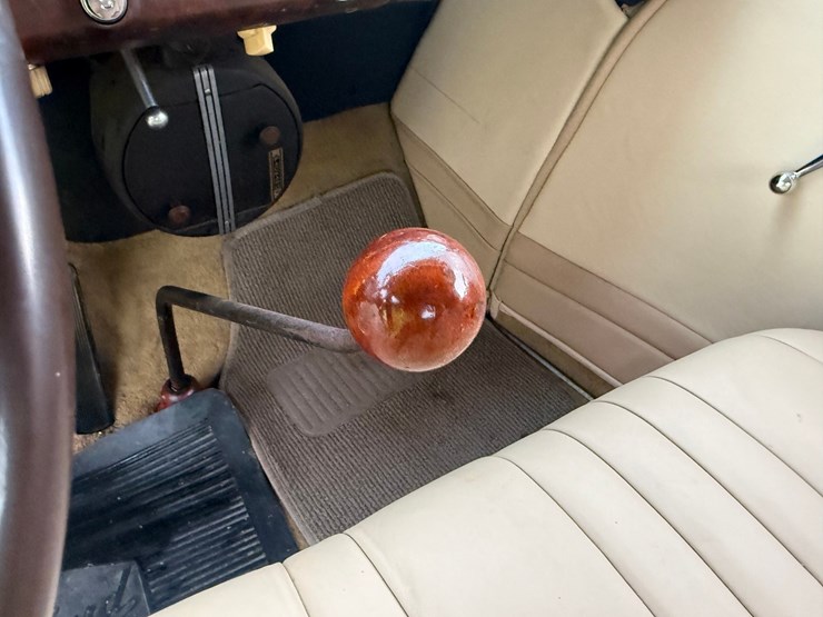 #1372-•-1937-packard-115-c-coupe-image-23