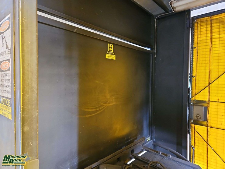 enclosed-miller/panasonic-auto-axcess-450-robotic-welder-image-11