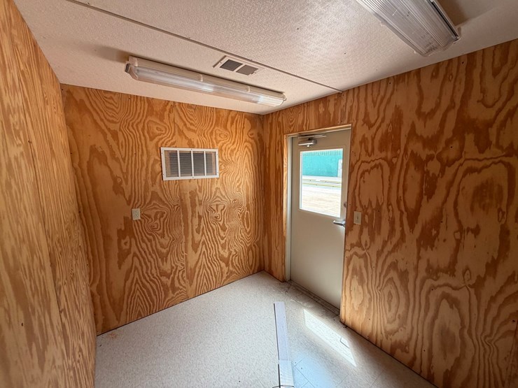 #1462-•-40"-container-office-image-7