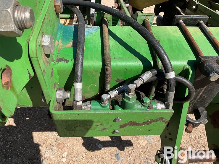 john-deere-7300-image-16
