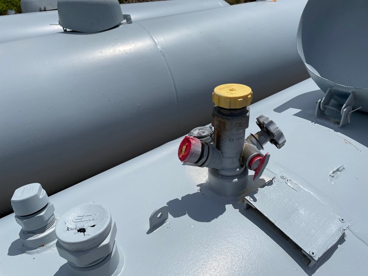 #6508-•-1000-gallon-lp-propane-tank-image-4