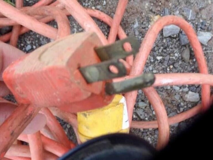 orange-hd-extension-cord-image-3