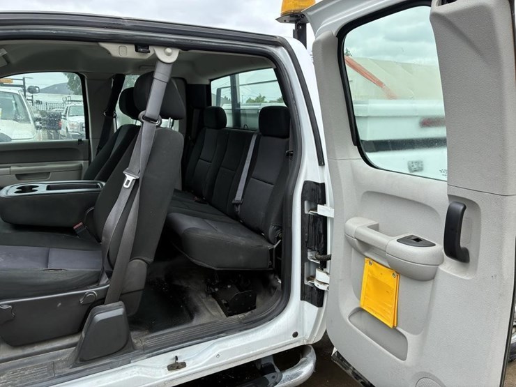 2012-gmc-sierra-2500-image-17