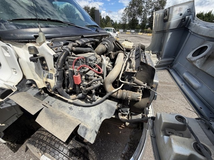 2006-chevrolet-c4500-4x4-service-truck-image-15