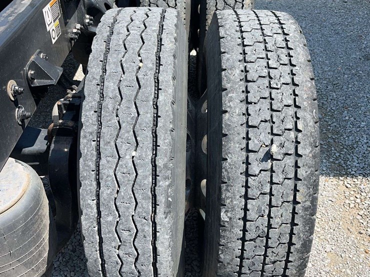 2022-kenworth-t680-image-9