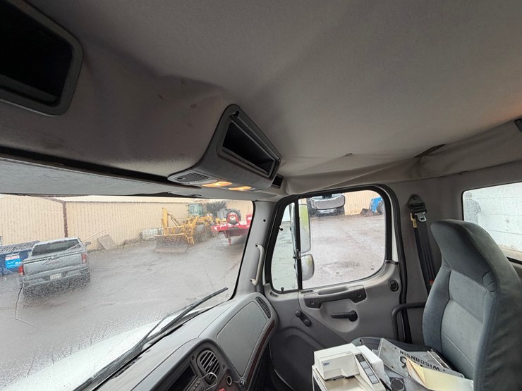 #1797-•-1996-freightliner-m2-lp-truck-image-58