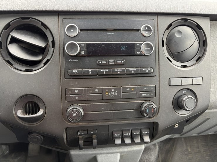 2014-ford-f350-sd-image-26