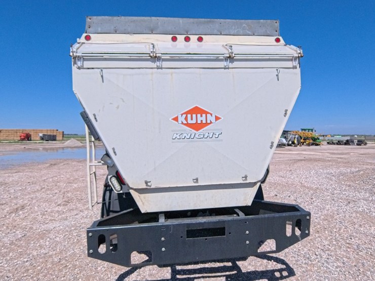 2022-kuhn-knight-4052-image-4