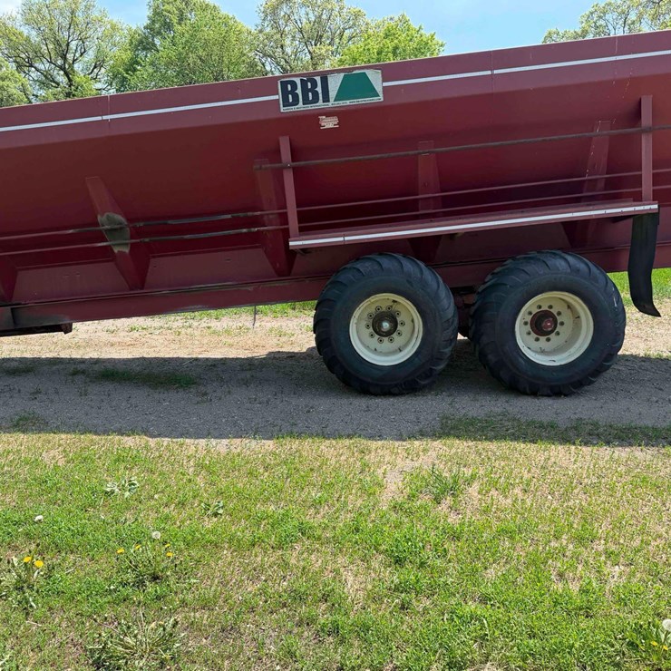 BBI Lime Spreader