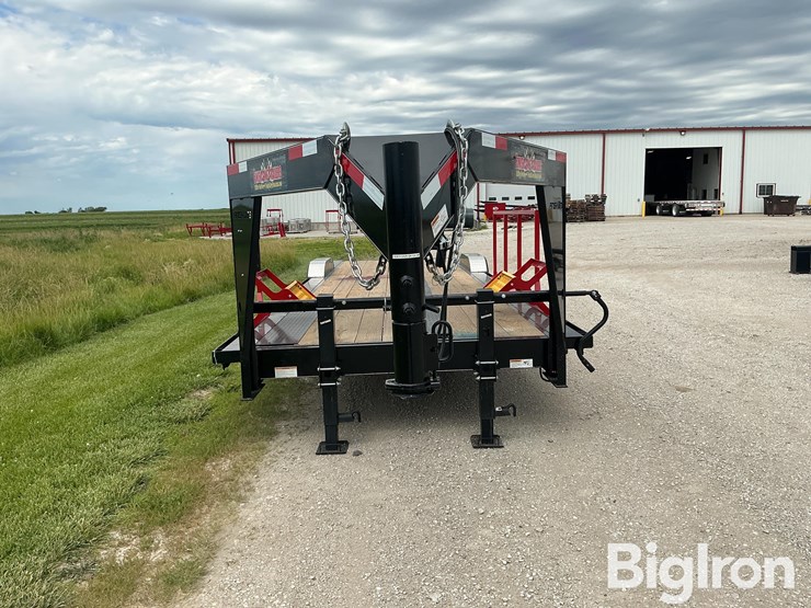 2016-finish-line-gooseneck-t/a-flatbed-trailer-image-2