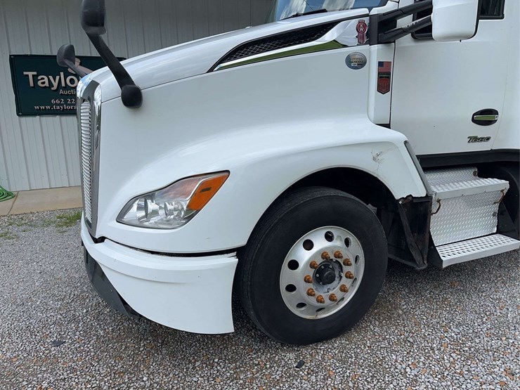 2022-kenworth-t680-image-3