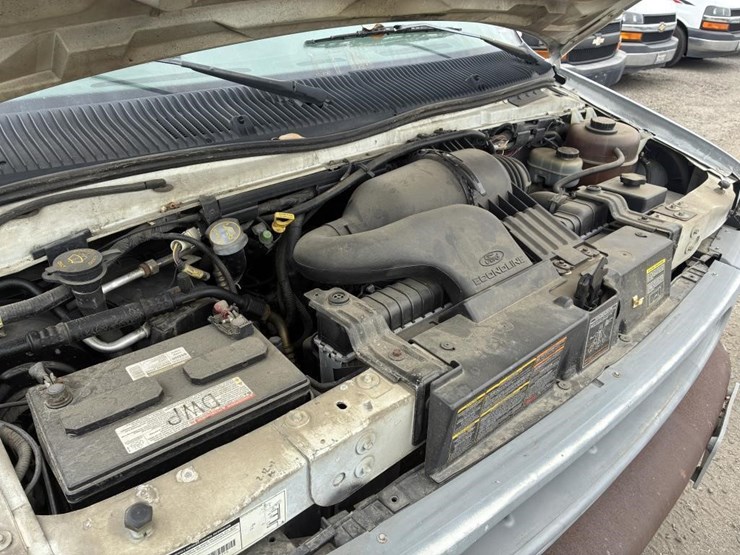 2001-ford-e250-image-11