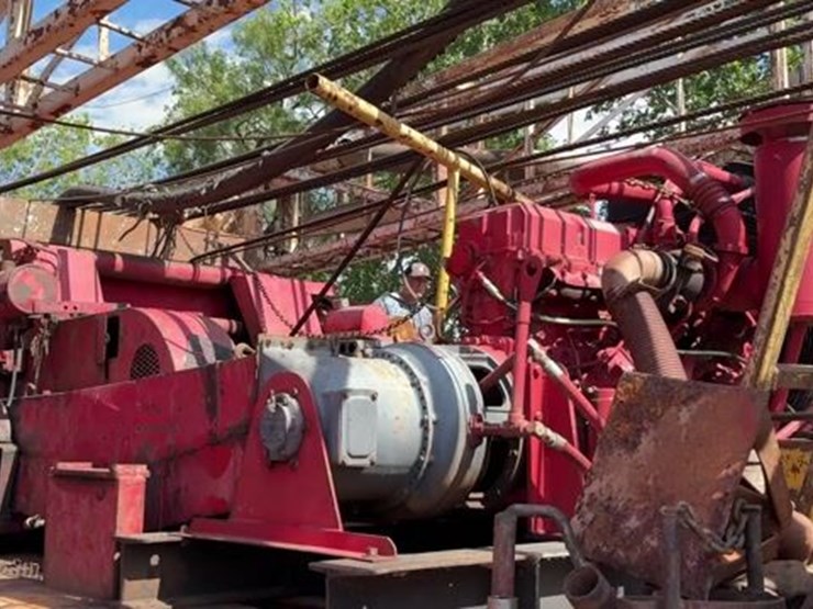 1981-wichtex-dd-75’-x-280k-lbs-300-hp-5,000’-trailer-mtd-drilling-rig-image-3