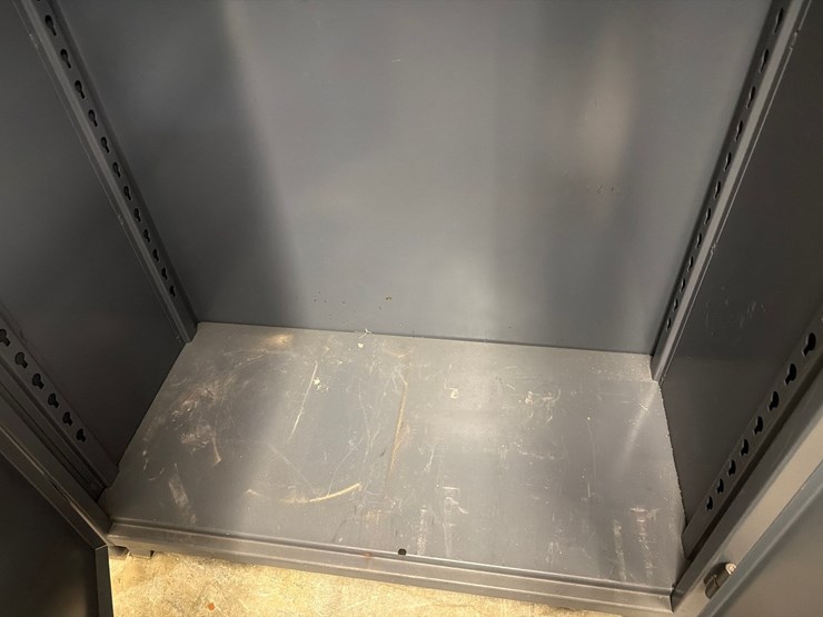#3522-•-heavy-duty-industrial-steel-cabinet-|-located-in-st.-rose,-la-image-4