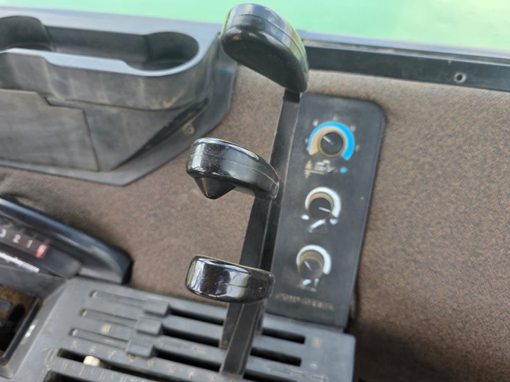 john-deere-4755-image-34