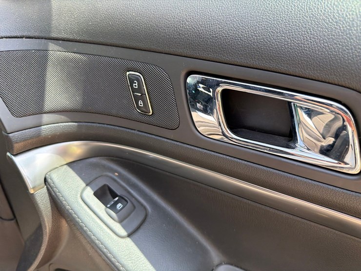 2012-ford-explorer-image-53