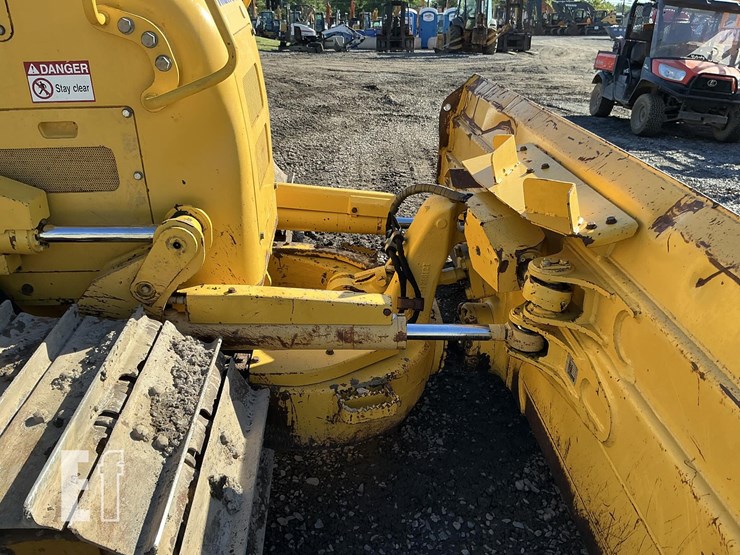 2021-komatsu-d51exi-24-image-11