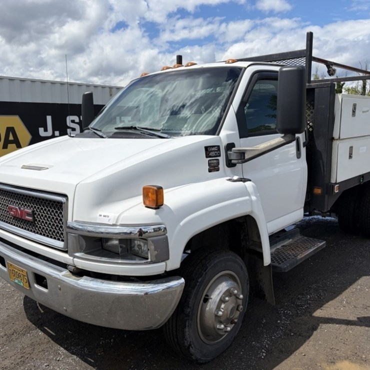 2006 GMC C4500 Flatbed Truck