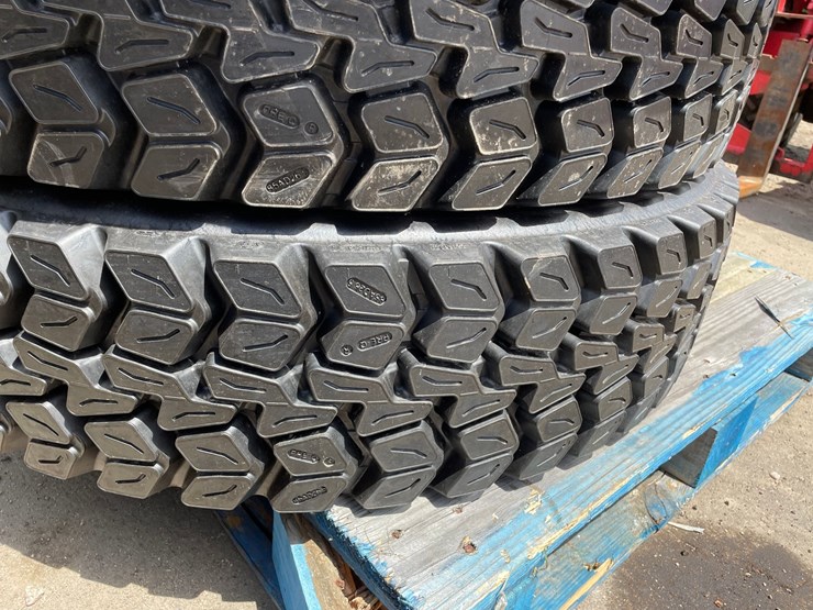 #6512-•-set-of-(4)-semi-tires-image-5