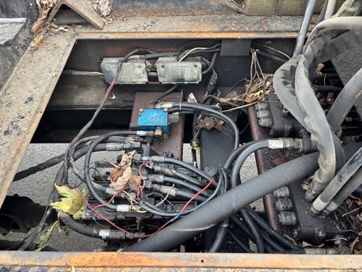 1989-peterbilt-377-image-37