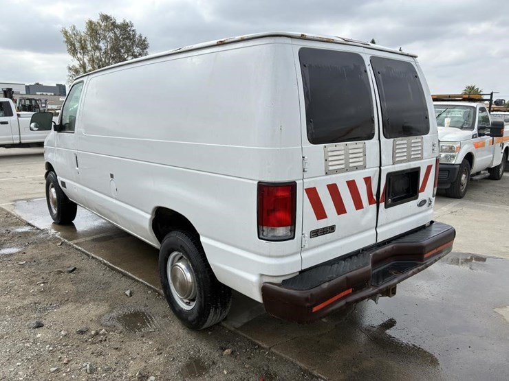 2001-ford-e250-image-4