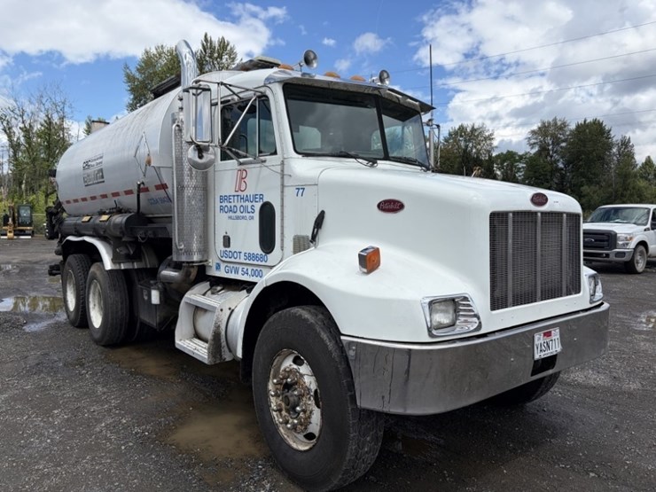 2002-peterbilt-330-image-2