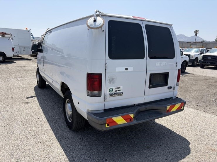 2006-ford-e350-image-4
