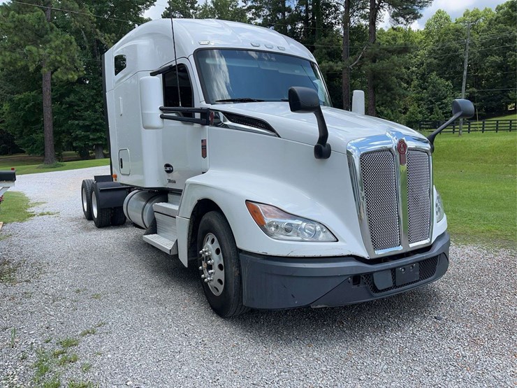 2022-kenworth-t680-image-4